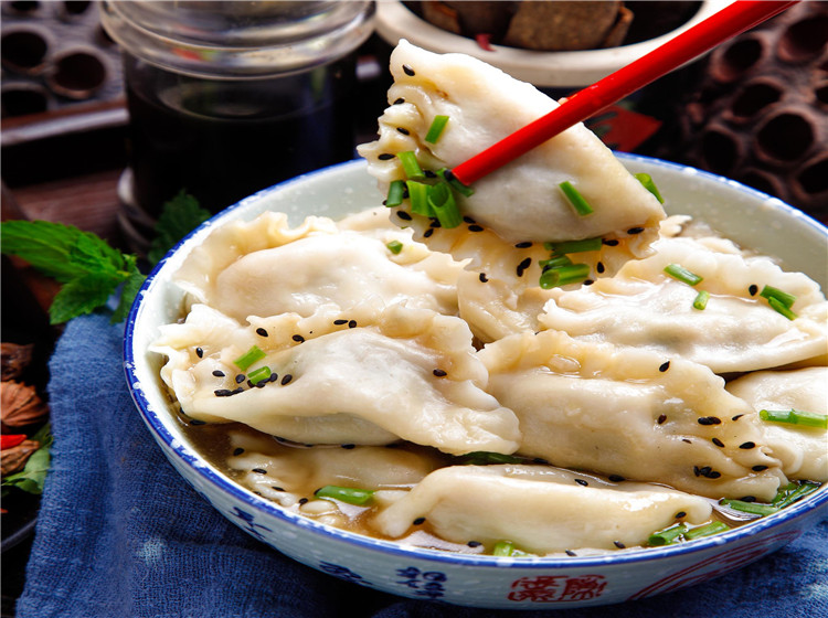 冬至团建吃水饺，寒冷冬季心暖暖！